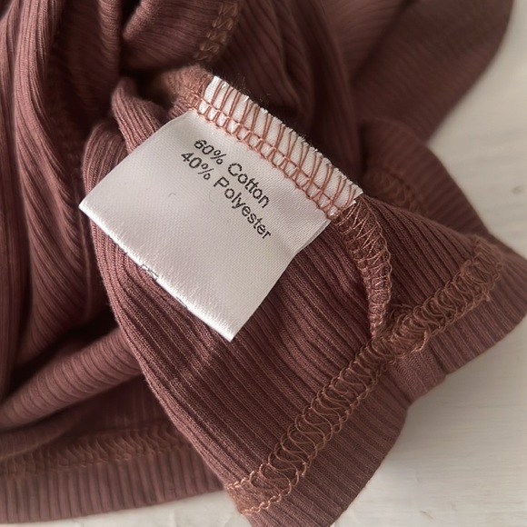 Ugerlov crop top- New - Picture 5 of 7